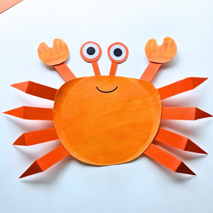 Paper plate crab craft