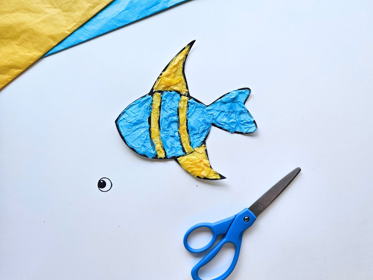 Easy Fish Tissue Paper Craft - Raise Curious Kids