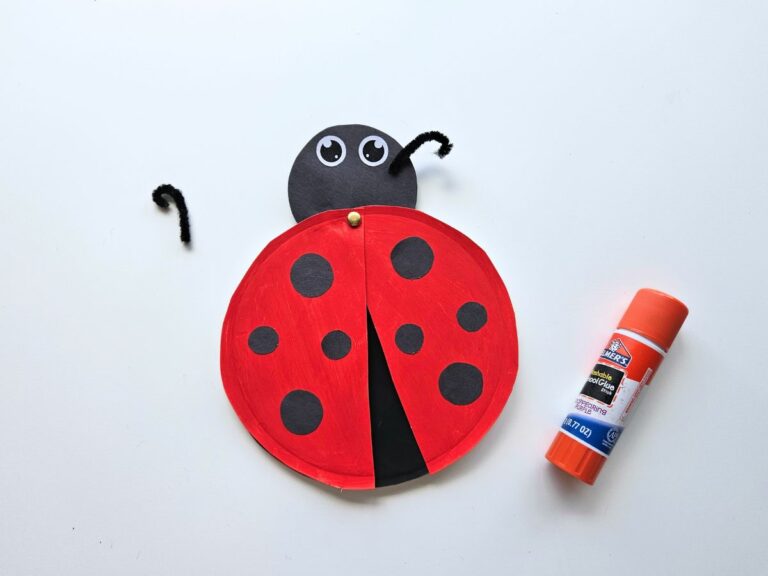 Ladybug Paper Plate Craft for Kids - Raise Curious Kids