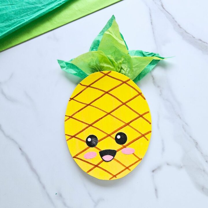 Pineapple paper plate craft