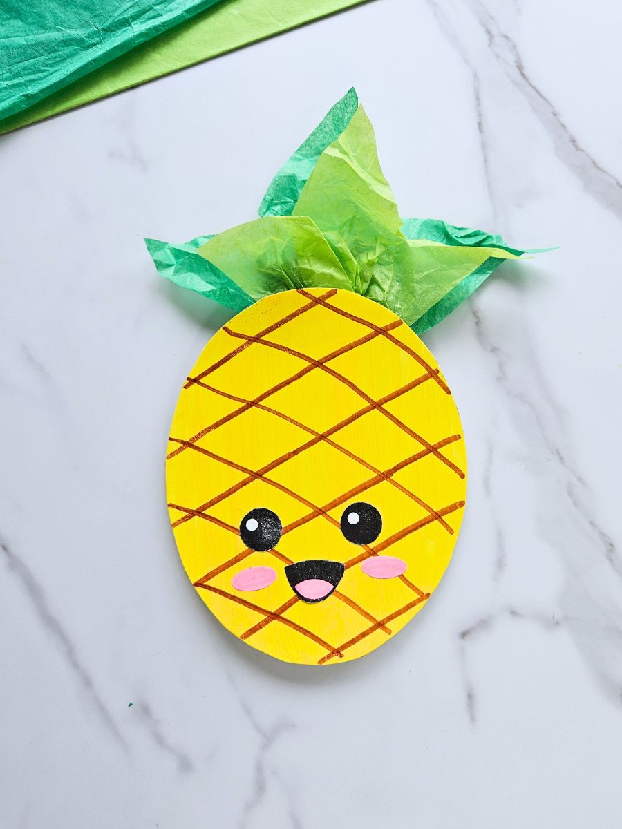 Pineapple paper plate craft